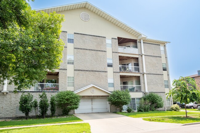 Park Ridge Apartment Building - Park Ridge Apartments