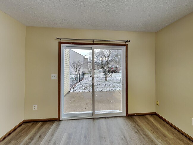 Building Photo - 1209 Nottingham Rd