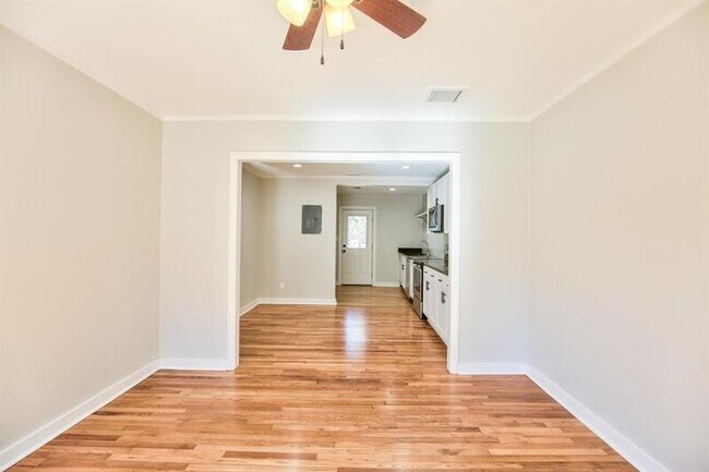 Foto del edificio - 432-434 W 8th Ave
