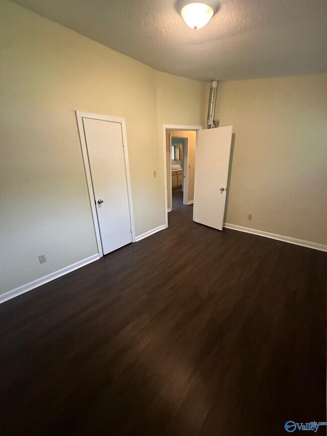 Foto del edificio - 2712 Holiday Dr SW