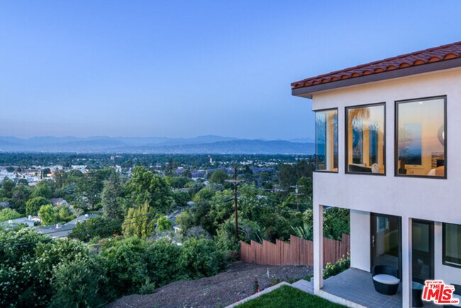 Foto del edificio - 3970 Murietta Ave