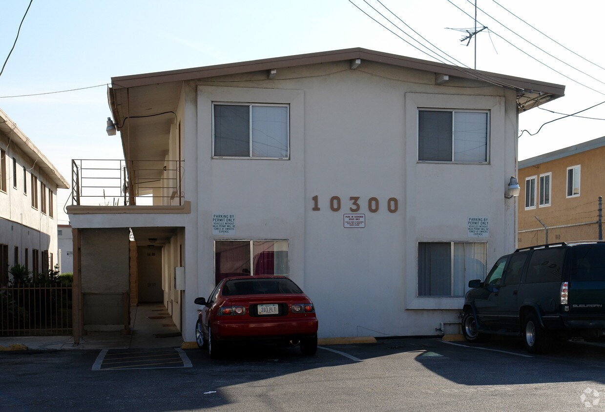 Primary Photo - Felton Apts.
