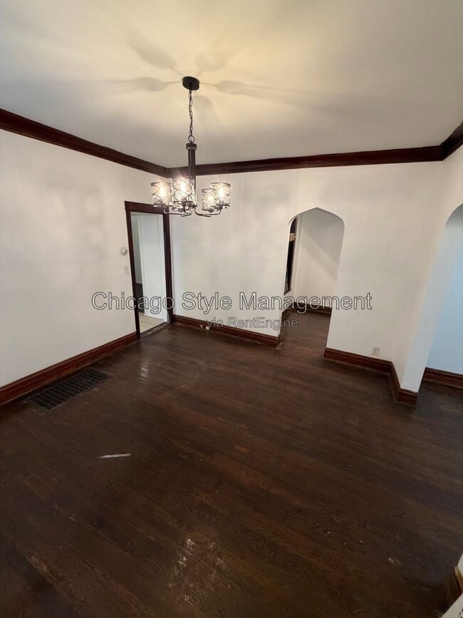 Building Photo - 5734 S Loomis Blvd