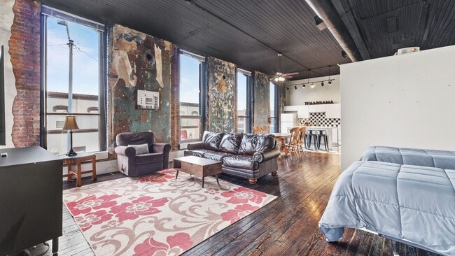Building Photo - Downtown Loft for Lease