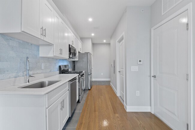 Foto del edificio - 311-315-315 West Side Ave