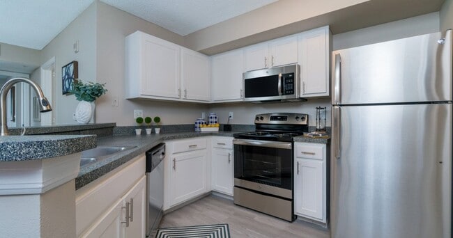 Building Photo - Lakes at North Port Apartments