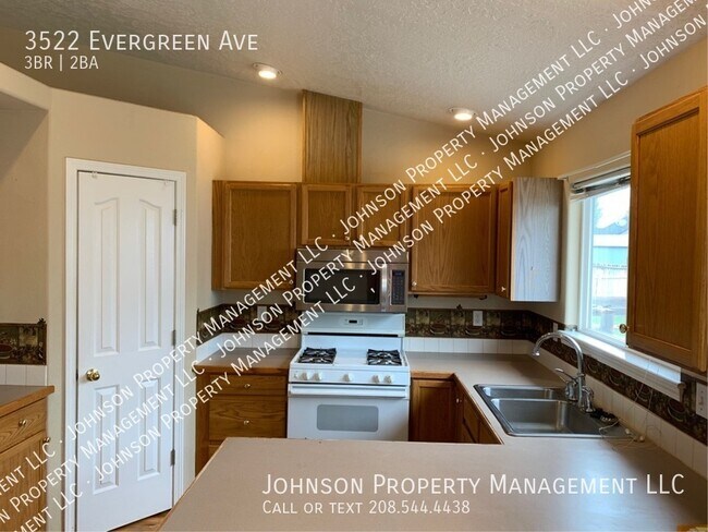 Foto del edificio - 3522 Evergreen Ave