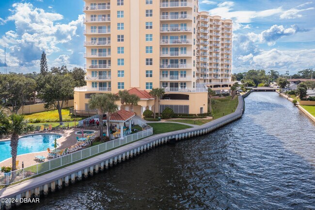 Foto del edificio - 2801 S Ridgewood Ave