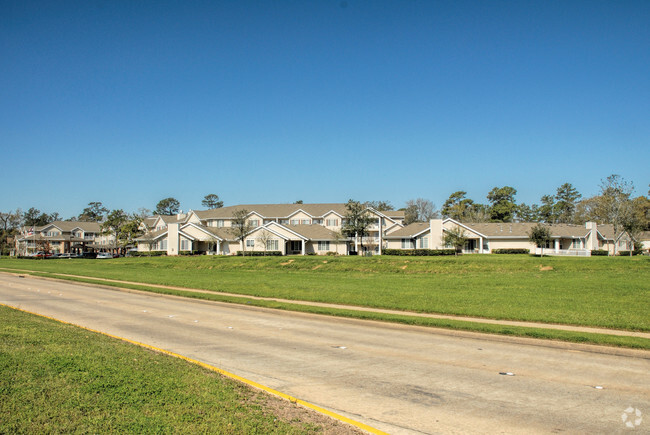 Building Photo - Paradise Springs