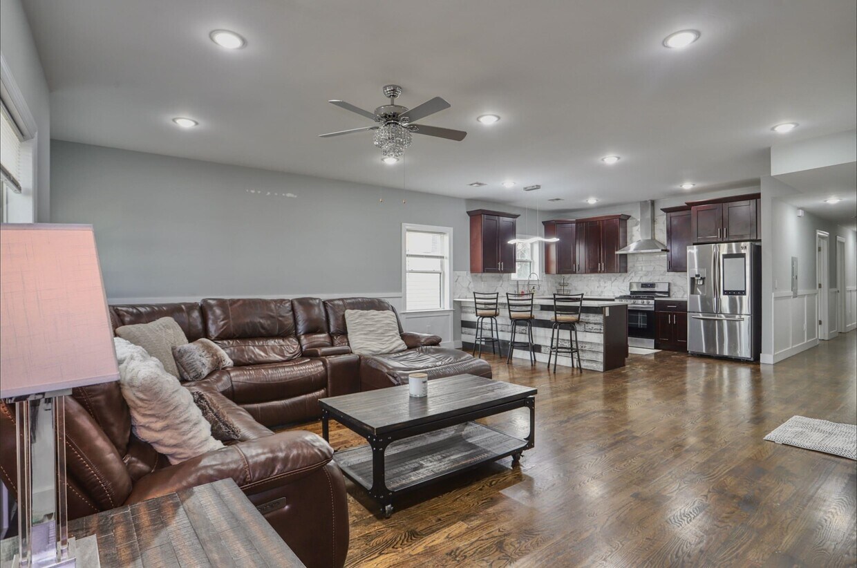 Primary Photo - 22 Terrace Ave