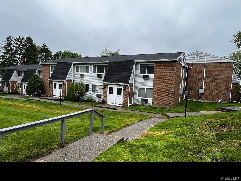 Primary Photo - 2740 South Rd