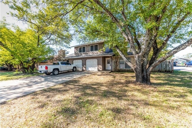 Building Photo - 1706 Onion Creek Village Dr
