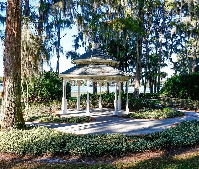 Beautiful Cypress Grove Park is located on Lake Jessamine