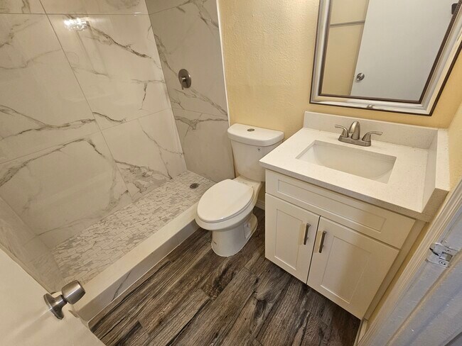 Foto del edificio - 2035 Alpine Rd