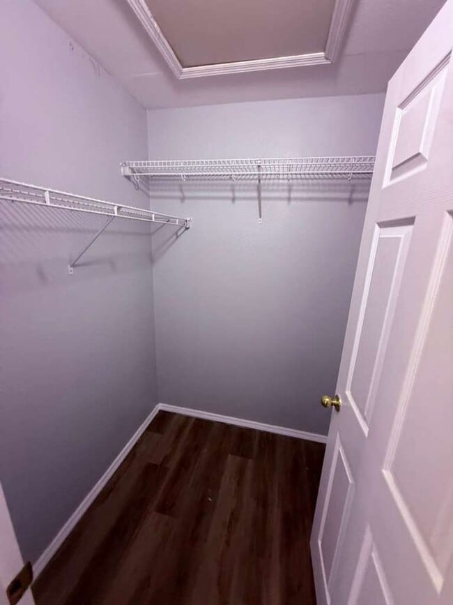 Building Photo - Jackson Heights Beautiful  3/2 Homec