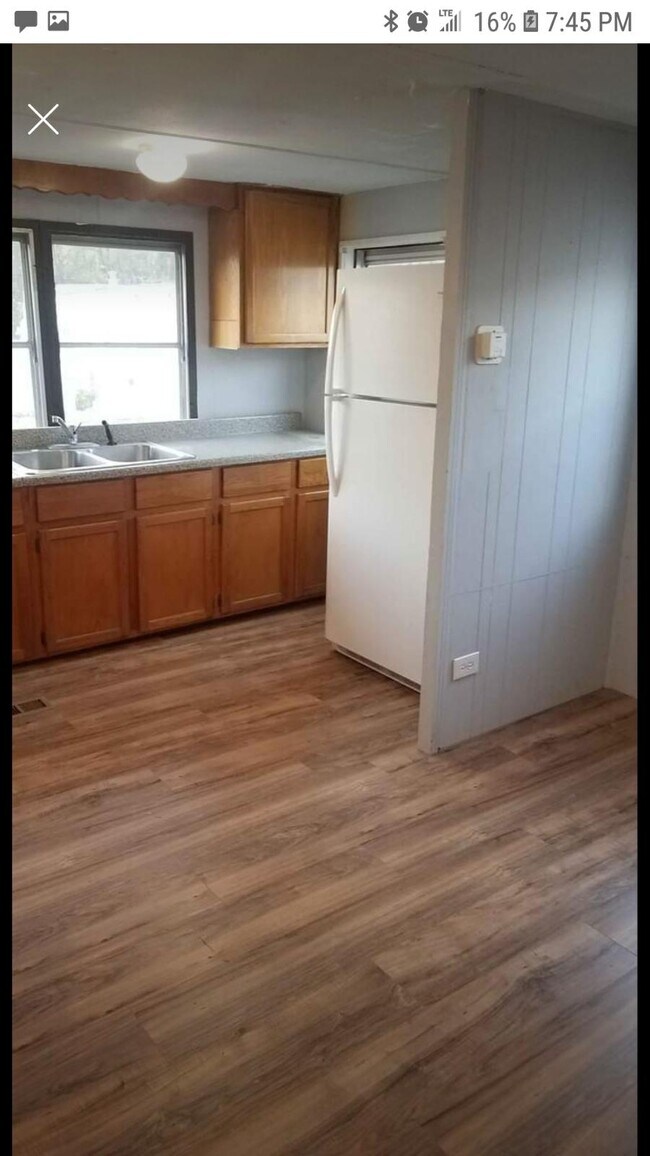 Foto del edificio - 18015 Park Ave