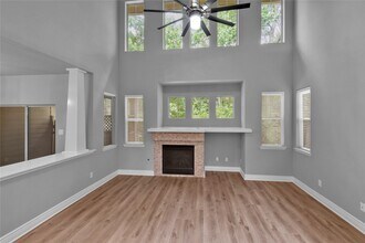 Building Photo - 63 Woodlily Pl