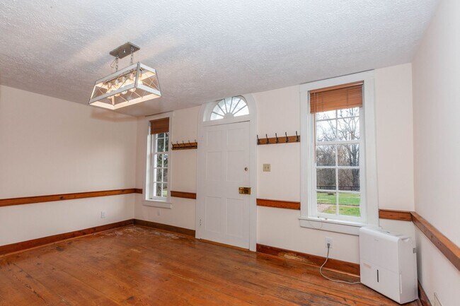 Foto del edificio - 562 Smithfield Ln