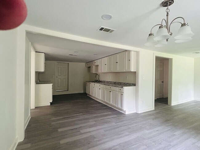 Foto del edificio - 3/2 for rent in downtown Brandon, MS!