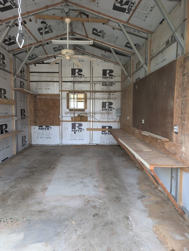 Building Photo - 102 Bridge Dr