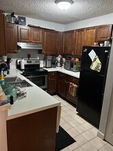 Building Photo - 351 Palm Way