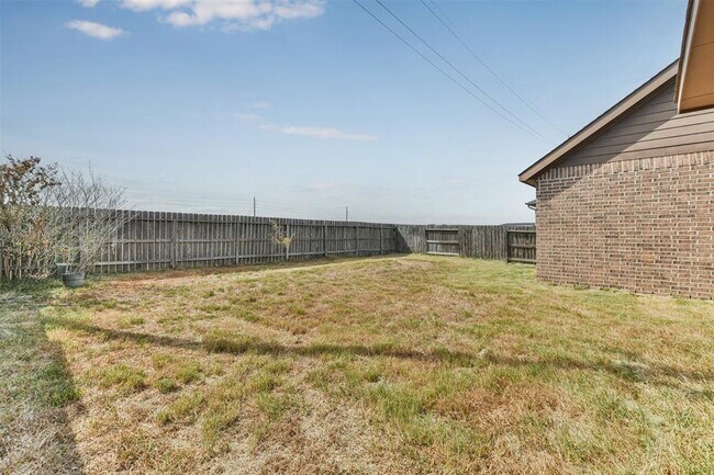 Foto del edificio - 2310 Falcon Brook Dr
