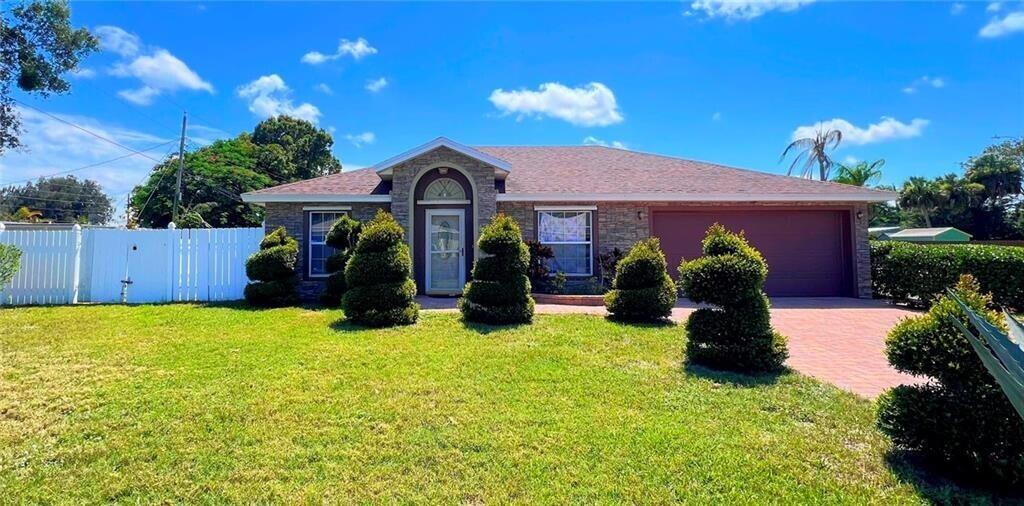 Foto principal - 2075 4th Ave SW