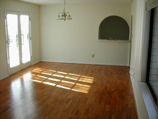 Foto del edificio - 2924 Sharon View Rd