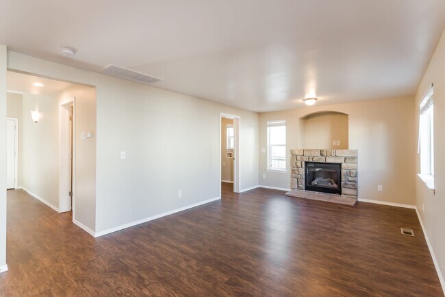 Building Photo - 510 Puget Pl S