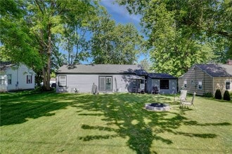 Building Photo - 20 Meadow View Dr Building Photo - 20 Meadow View Dr