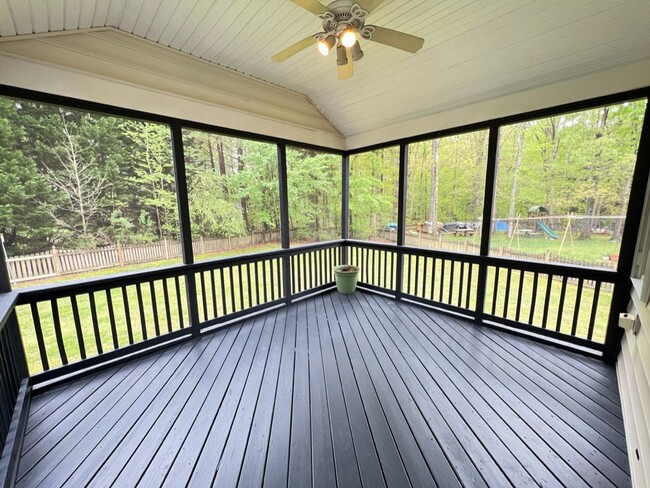 Building Photo - 1006 Goldenview Ct