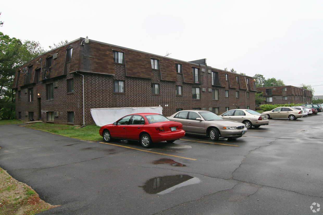 Primary Photo - Burns Hill Apartments