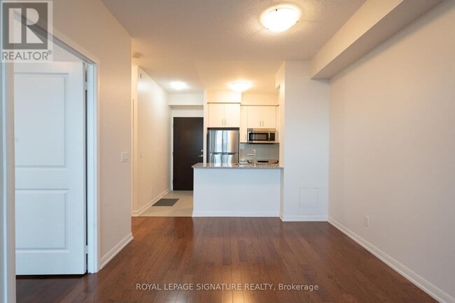 Building Photo - 215 Sherway Gardens Rd