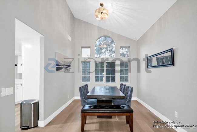 Building Photo - 23693 Cadenza Dr