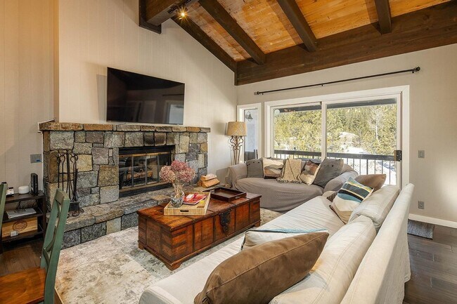 Foto del edificio - Elevated Olympic Valley Two-Bedroom Condo