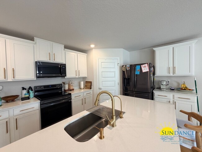 Building Photo - Spacious 4BR Patriot Ridge Home with Community Perks!