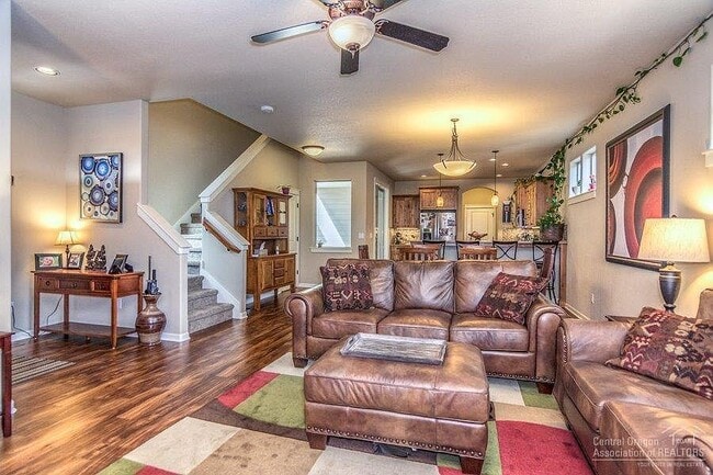 Building Photo - 20758 NE Sierra Dr