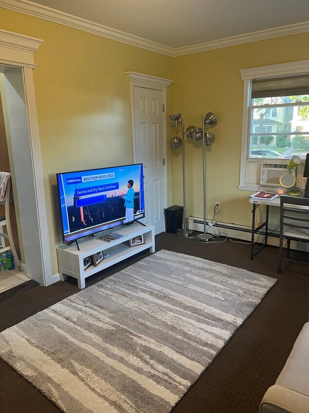 Living room - 21 Chestnut St