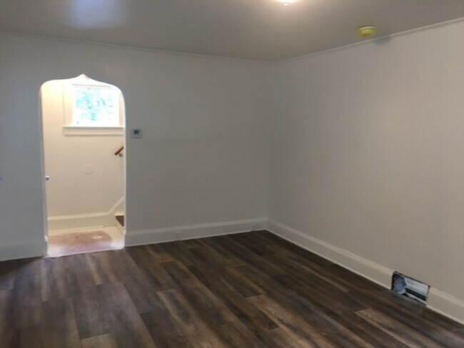 Foto del edificio - Renovated three bedroom home