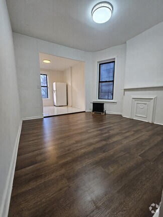 Building Photo - 464 42nd St
