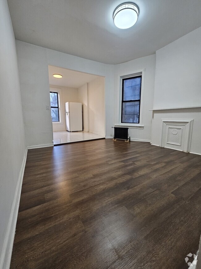 Building Photo - 464 42nd St