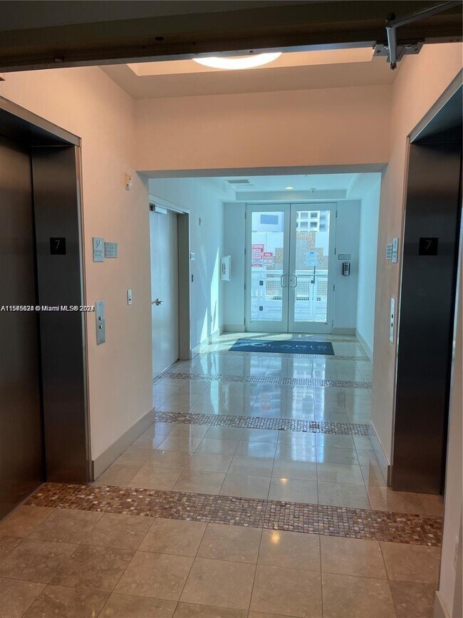 Foto del edificio - 186 SE 12th Terrace