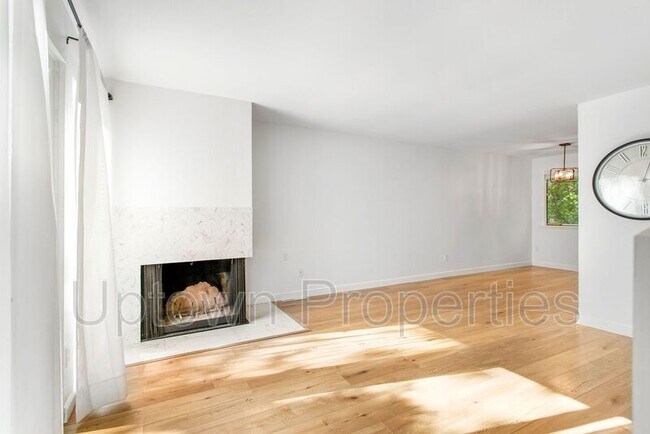 Building Photo - 332 Cervantes Cir