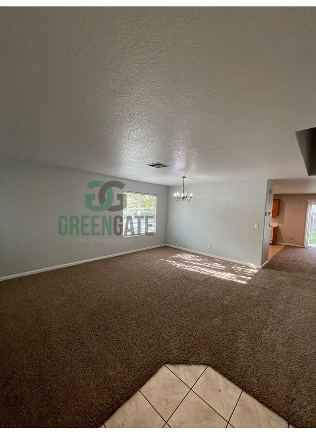 Foto del edificio - Two story 4 bedroom, 2.5 bath home in Stoc...