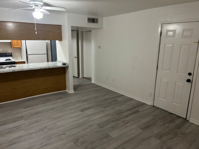 Foto del edificio - 322 S Waco St