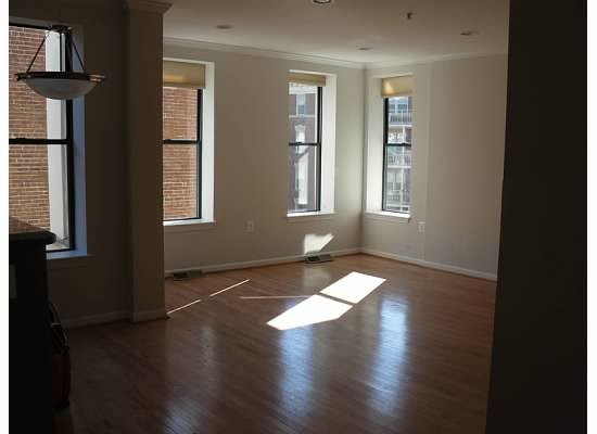 Sala de estar - 2627 Adams Mill Rd NW