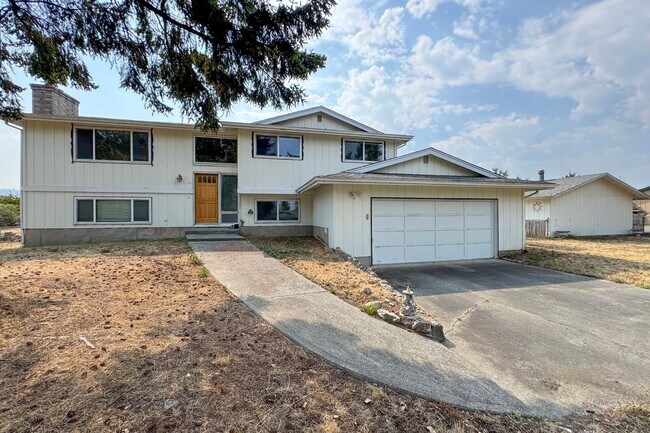 Foto del edificio - Large Home on Large Lot in Sequim