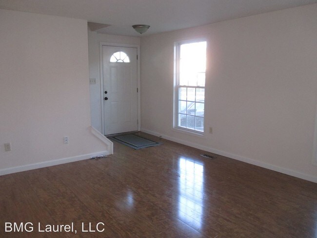 Building Photo - 8228 Lexington Dr