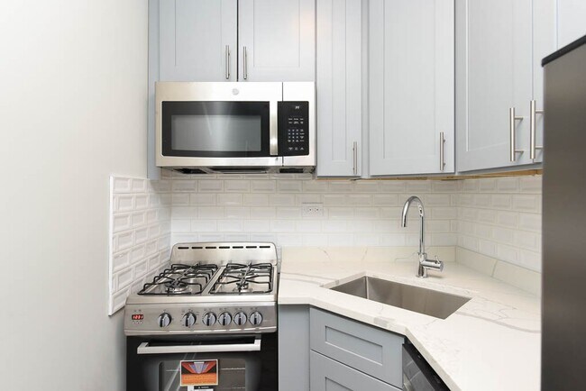 Foto del edificio - 510 W Belmont Ave