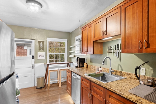 Building Photo - 2601 NW Raleigh St